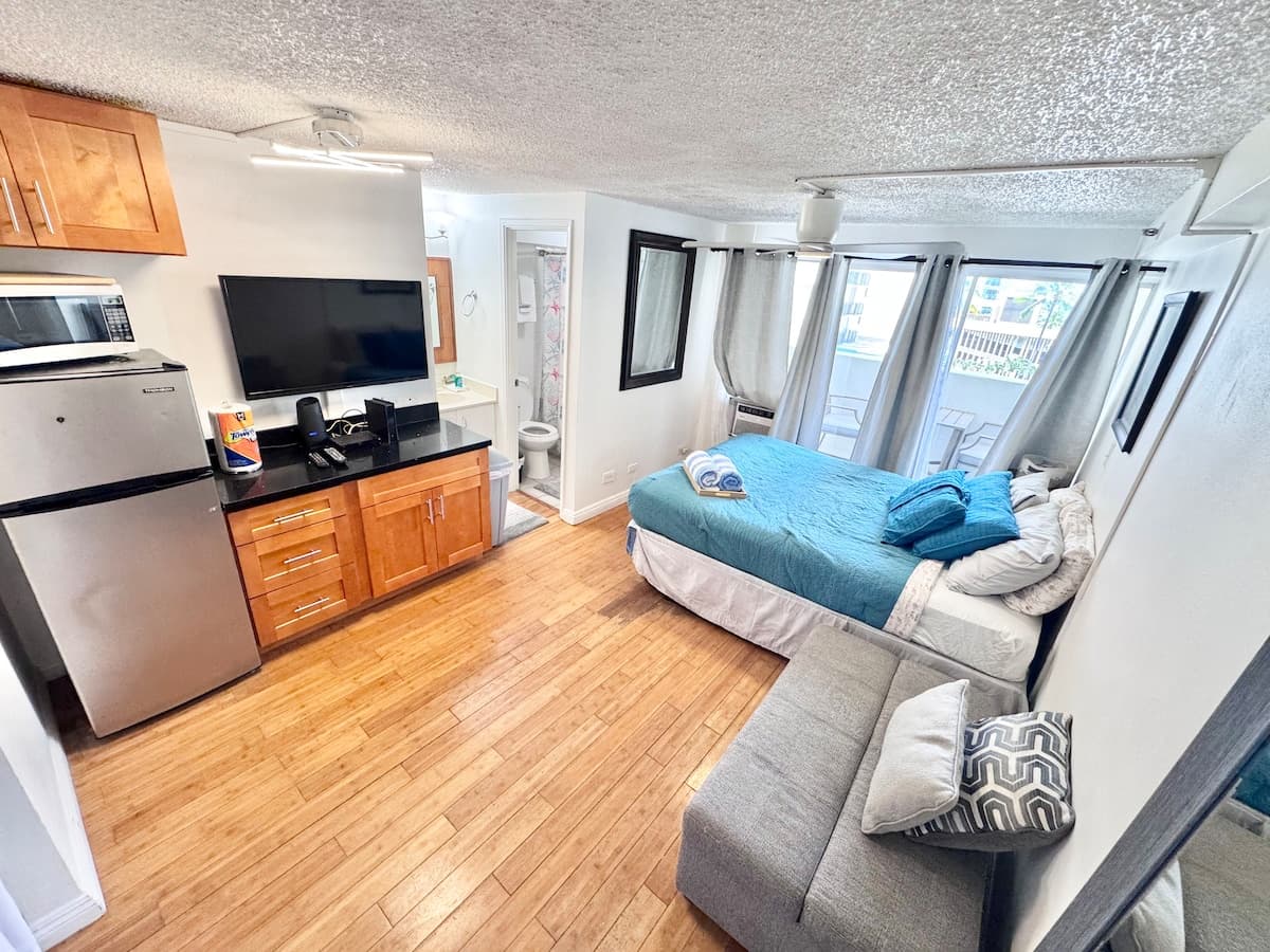 710a Bamboo Beauty, Central! - Photo 2