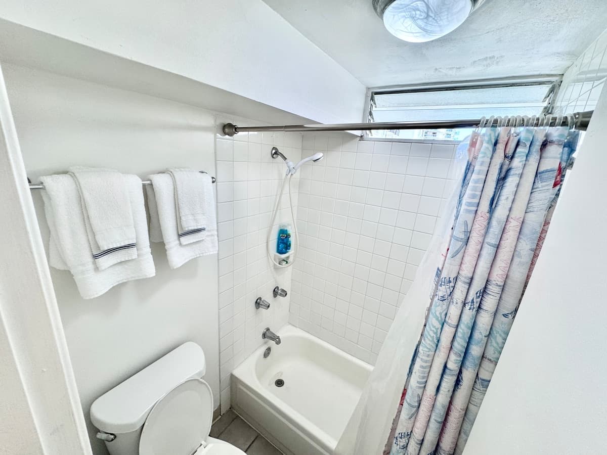710a Bamboo Beauty, Central! - Photo 1