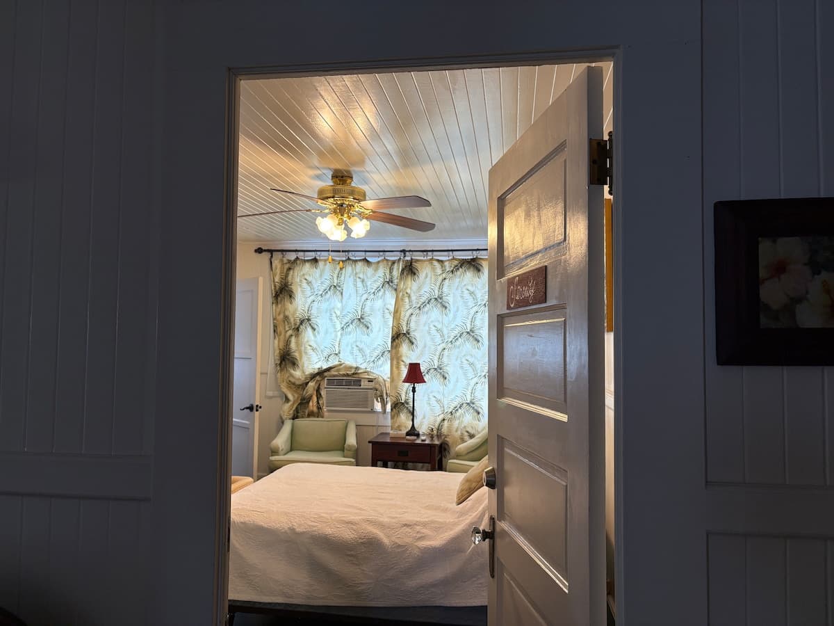 Home in Hilo · ★4.7 · 1 bedroom · 1 bed · 2.5 private baths - Photo 2