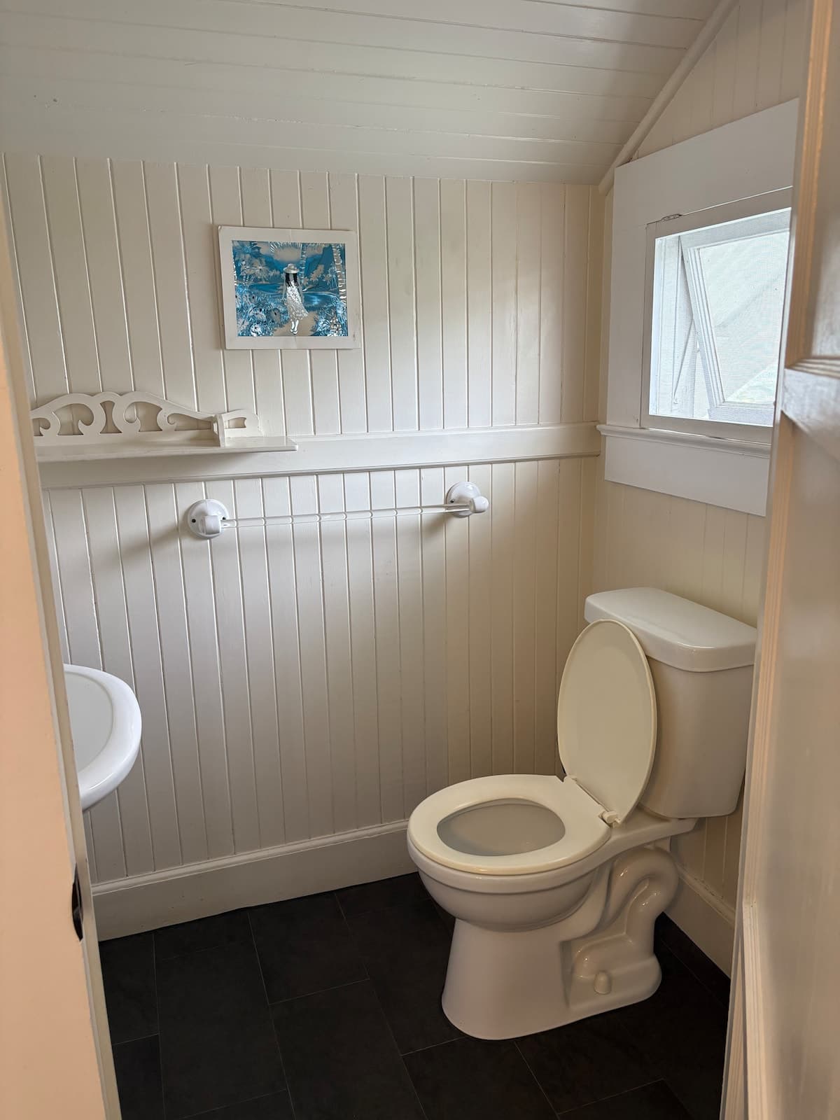Home in Hilo · ★4.7 · 1 bedroom · 1 bed · 2.5 private baths - Photo 5