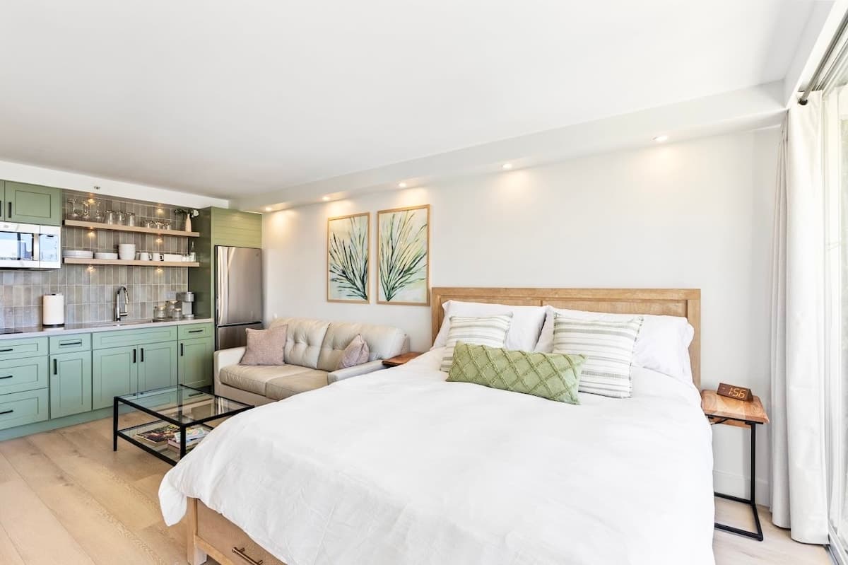 New! Elegant King Studio-Waikiki Beach w/Parking - Photo 2