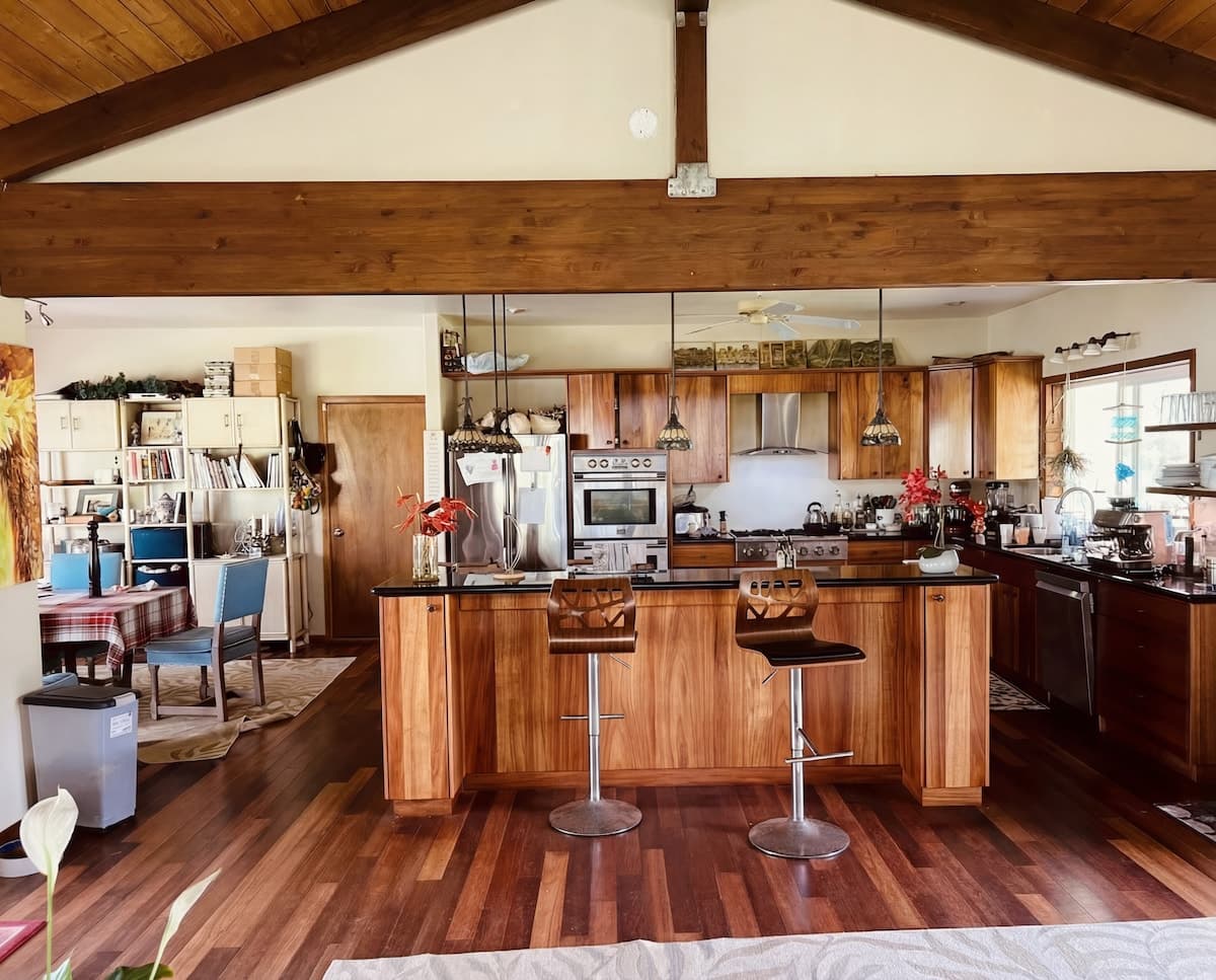 Home in Mountain View · ★5.0 · 1 bedroom · 1 bed · 1 shared bath - Photo 3