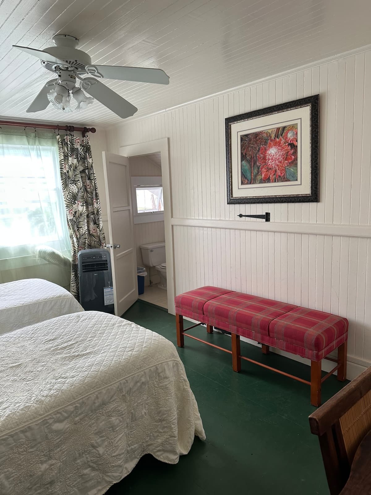 Home in Hilo · ★4.44 · 1 bedroom · 2 beds · 3.5 private baths - Photo 3