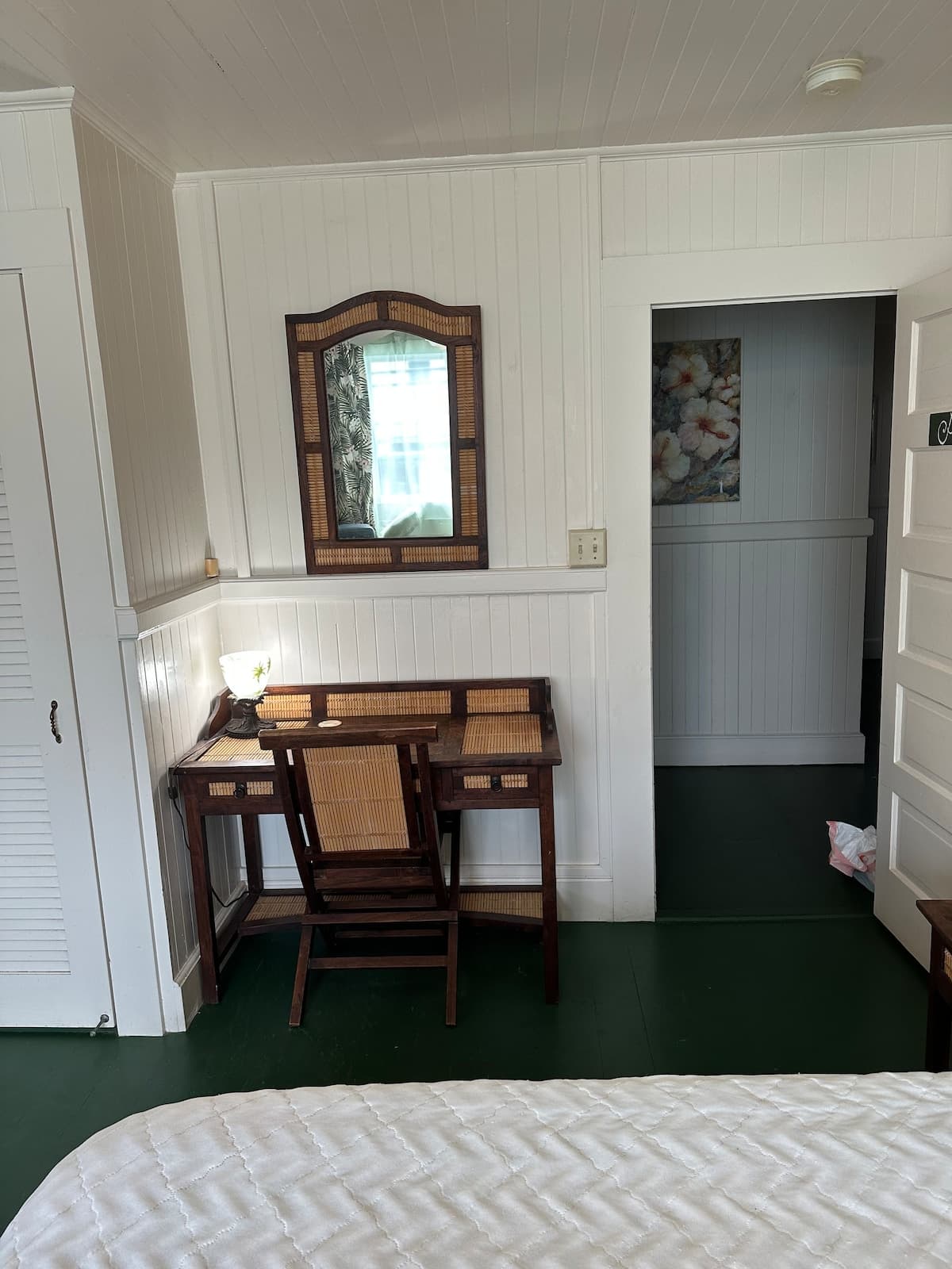 Home in Hilo · ★4.44 · 1 bedroom · 2 beds · 3.5 private baths - Photo 4