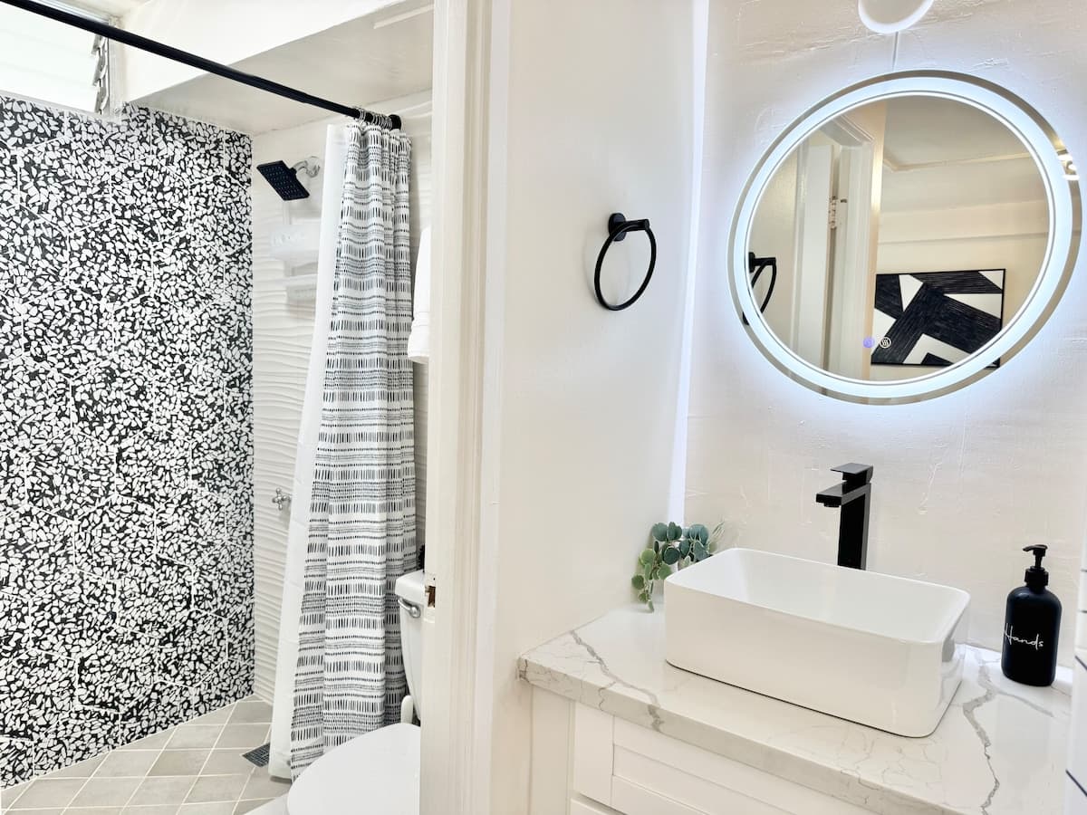 Cute studio in central Waikiki - Photo 3