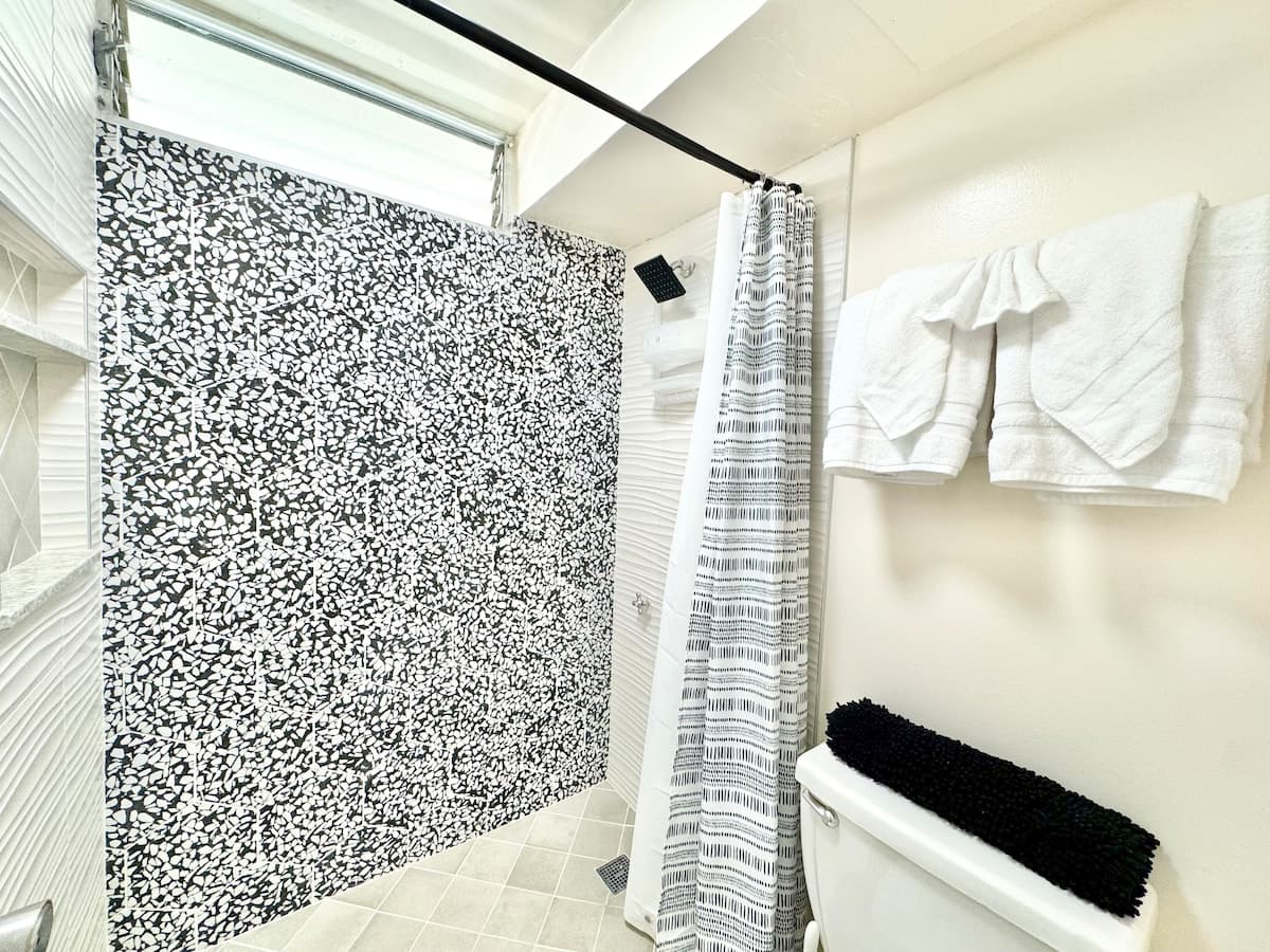 Cute studio in central Waikiki - Photo 4