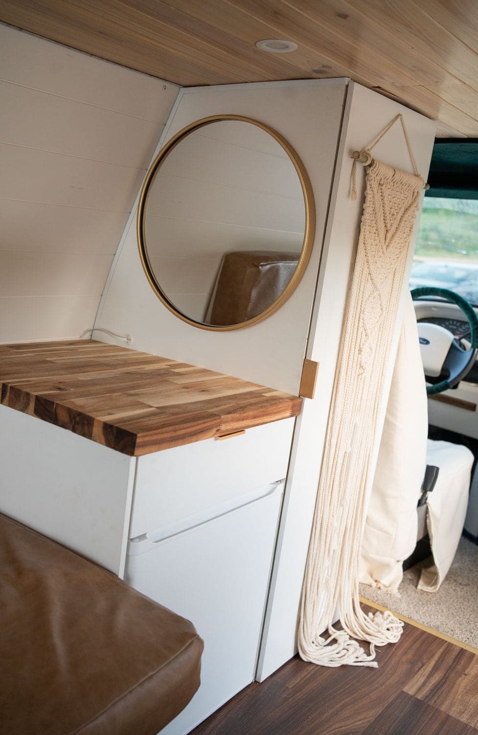 Ford E150 camper van - Photo 2