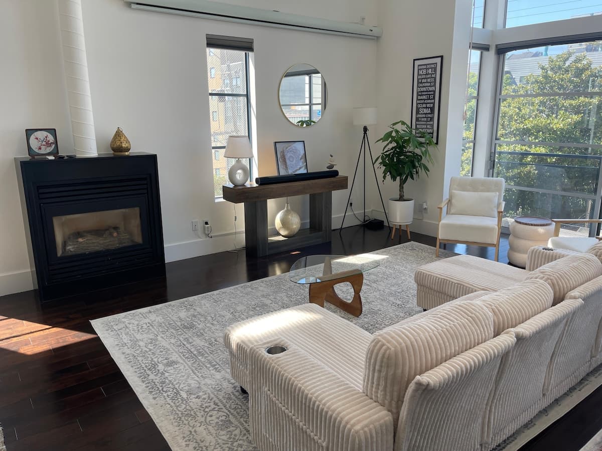 SF Penthouse Loft with Skyline Views & Parking - Photo 3