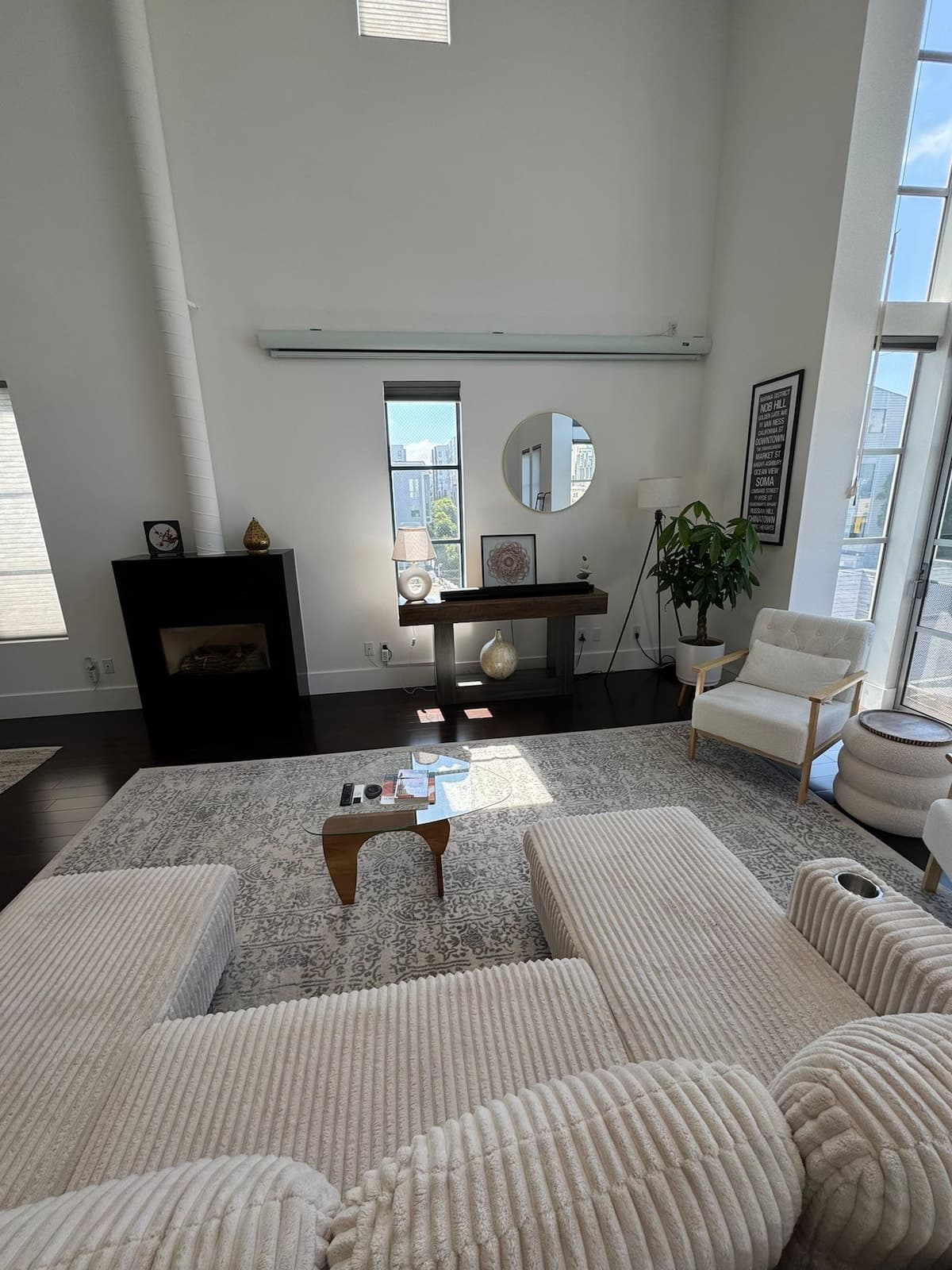SF Penthouse Loft with Skyline Views & Parking - Photo 5