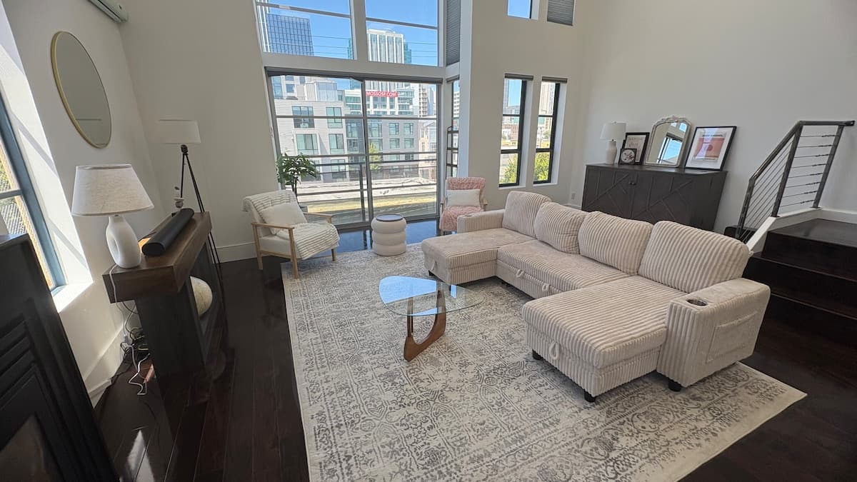 SF Penthouse Loft with Skyline Views & Parking - Photo 2
