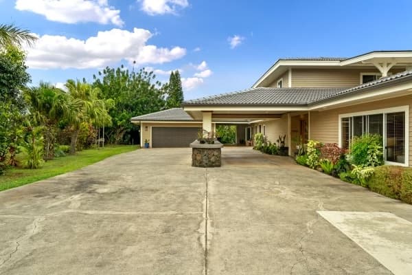 Home in Princeville · ★5.0 · 4 bedrooms · 5 beds · 2 private baths - Photo 1