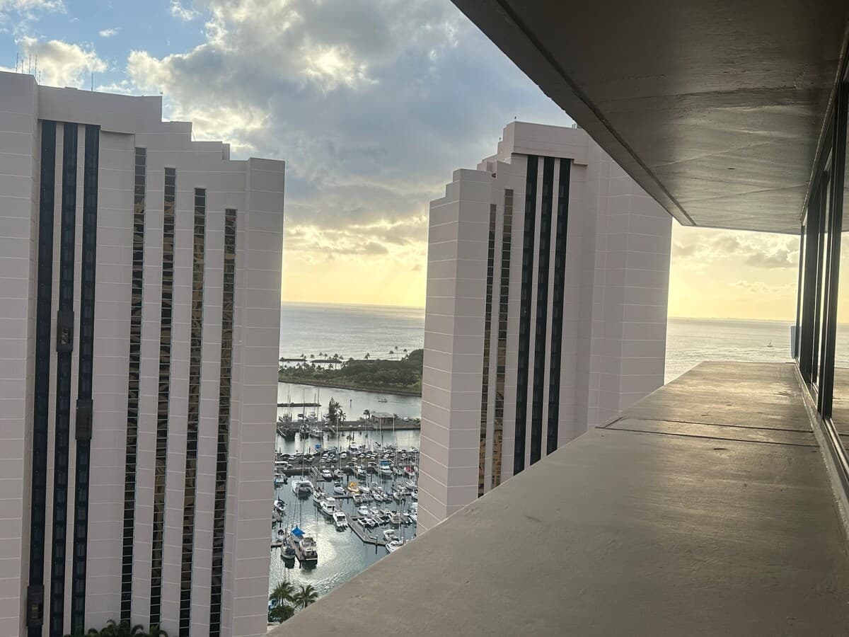 Ocean View Waikiki Marina Studio - Photo 4