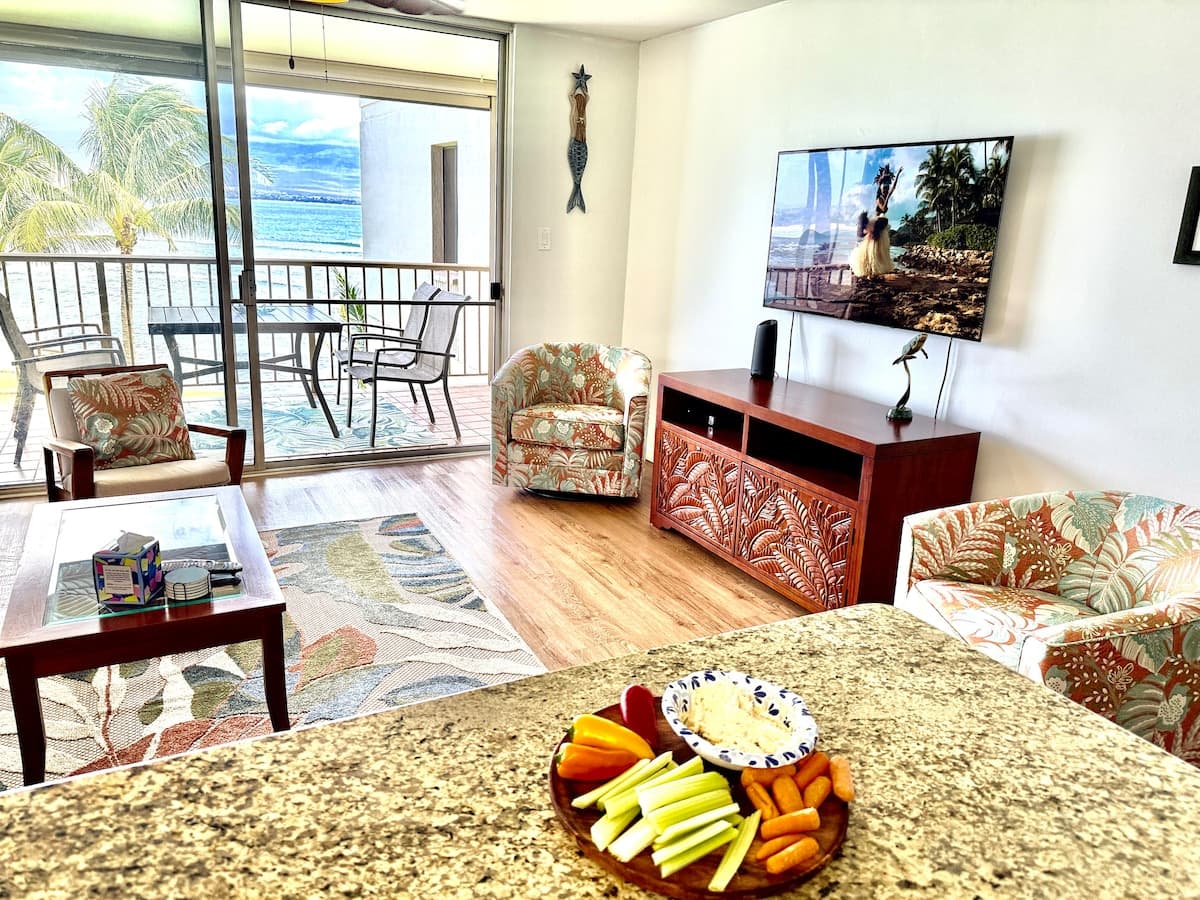 Condo in Maalaea · ★4.95 · 1 bedroom · 2 beds · 1 bath - Photo 4