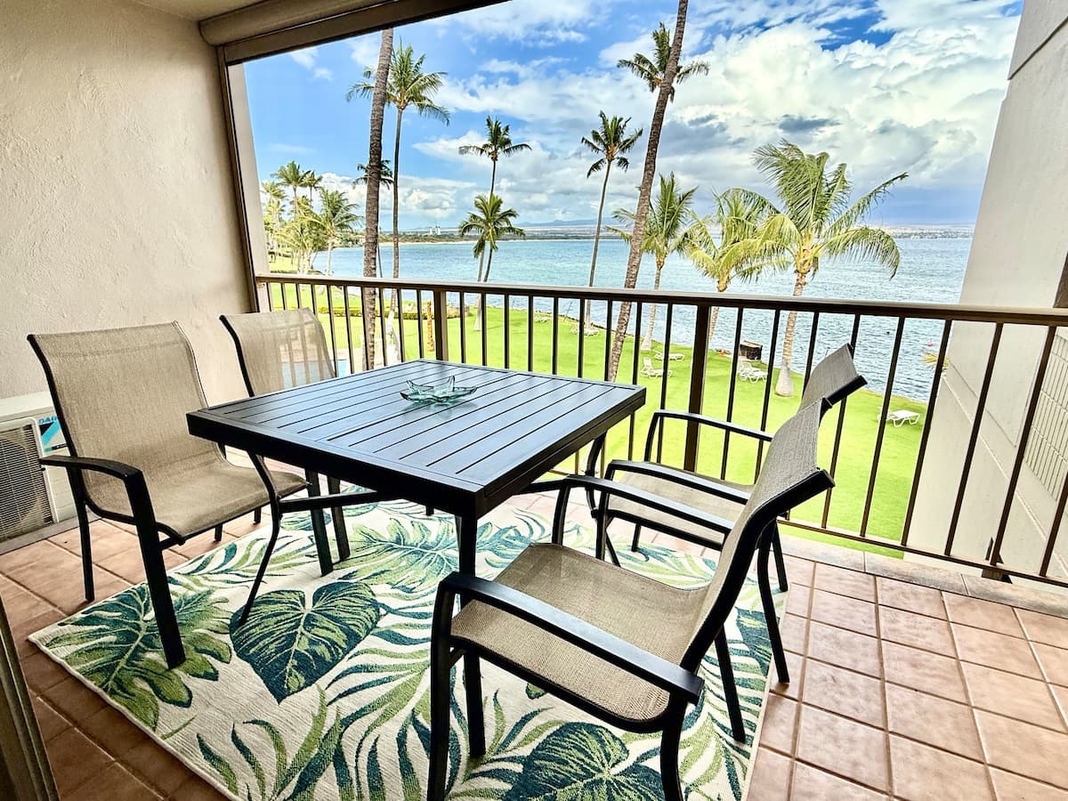 Condo in Maalaea · ★4.95 · 1 bedroom · 2 beds · 1 bath - Photo 1