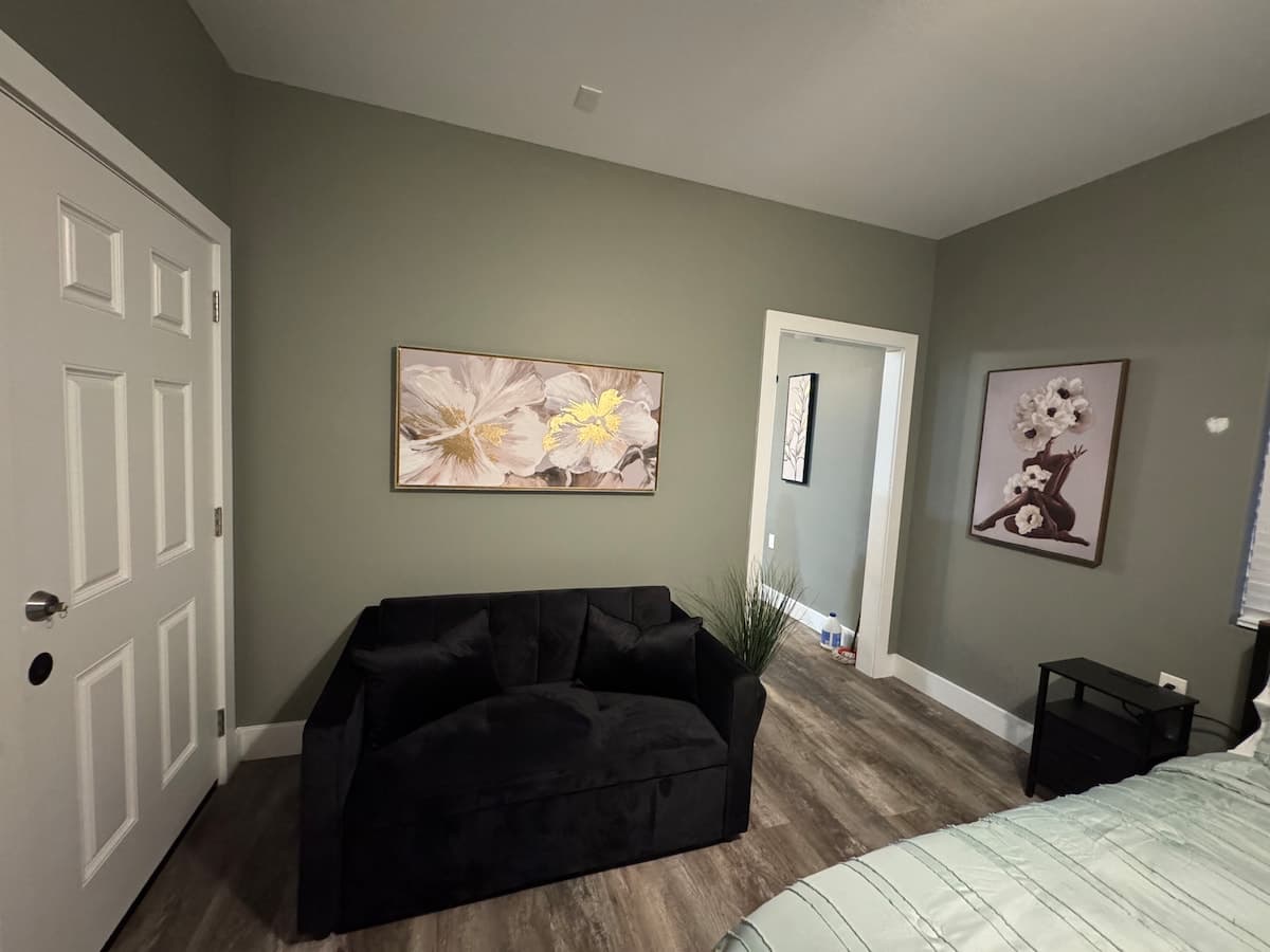 Guesthouse in Hawaiian Paradise Park · ★4.89 · 1 bedroom · 1 bed · 1 private bath - Photo 1