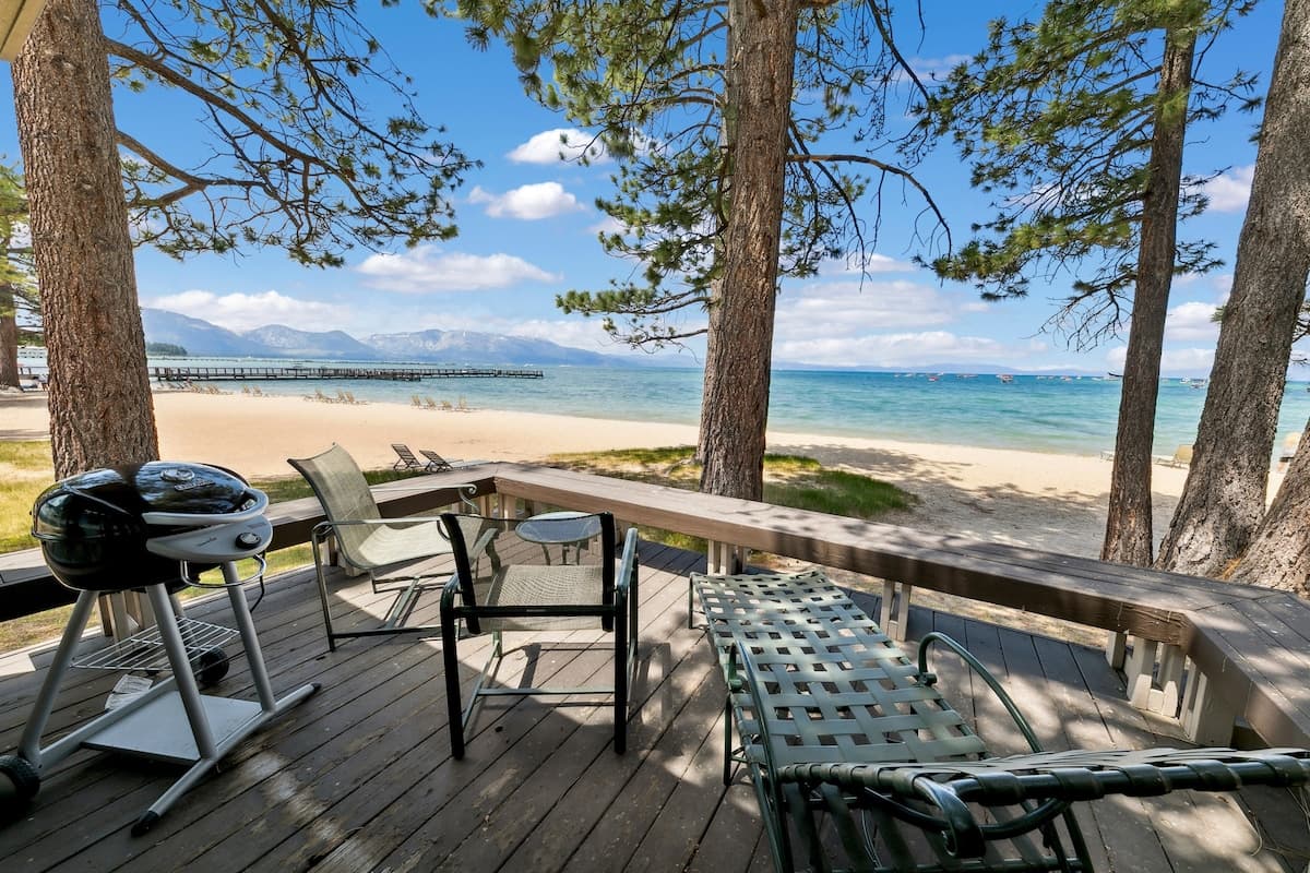 Lakefront Townhouse with Resort Beach & Pools - Photo 2