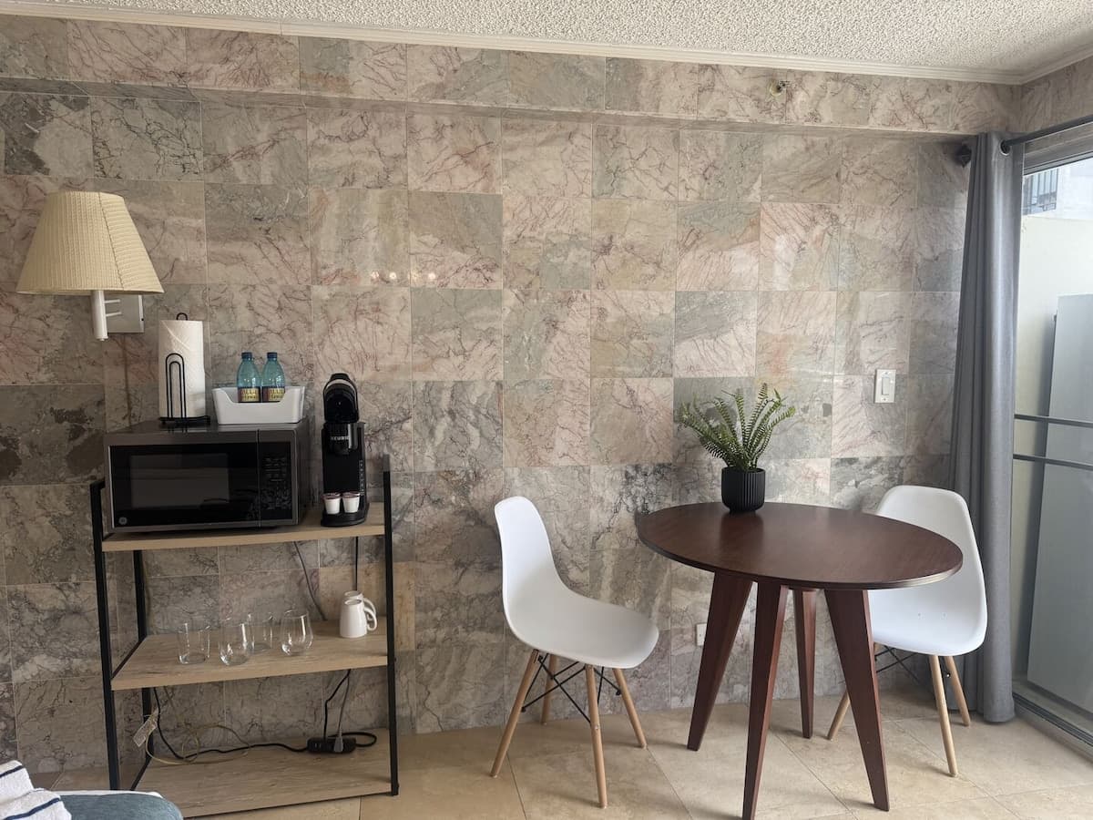 Condo in Honolulu · ★4.73 · 1 bedroom · 1 bed · 1 private bath - Photo 5