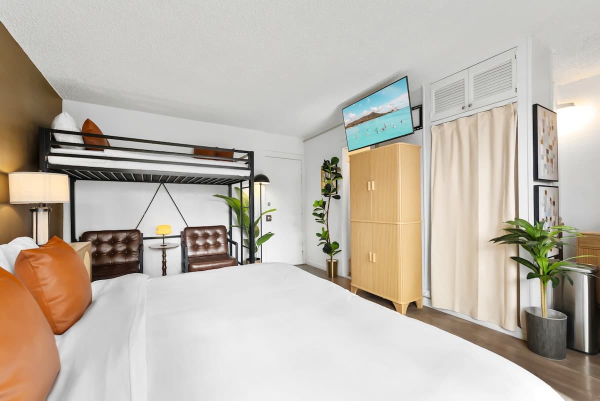 Shaka + Block To Beach + Sleeps Up To 3 Guests! - Photo 3