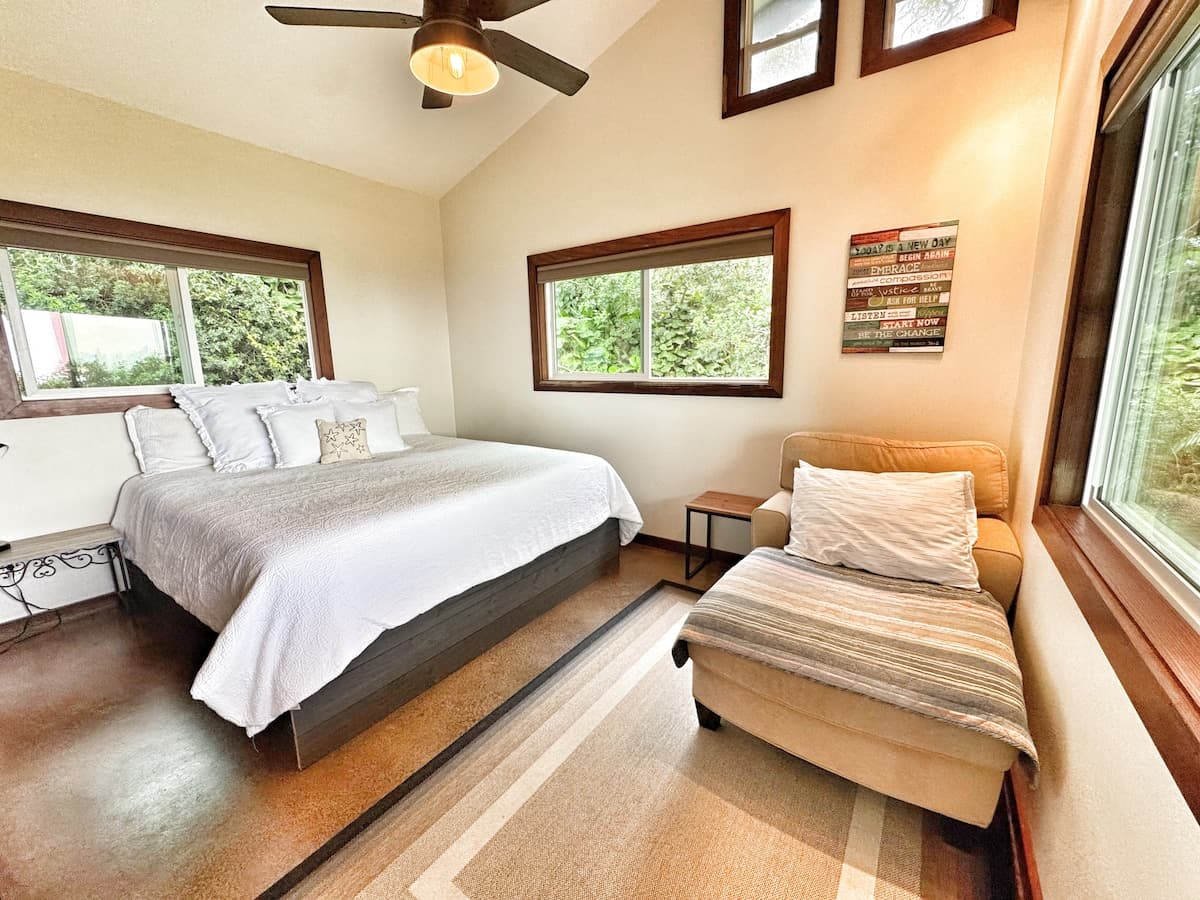 Guesthouse in Holualoa · ★4.93 · 1 bedroom · 2 beds · 1 bath - Photo 5