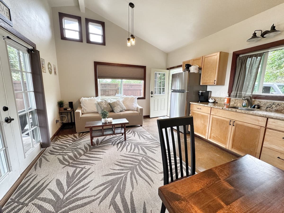 Guesthouse in Holualoa · ★4.93 · 1 bedroom · 2 beds · 1 bath - Photo 1