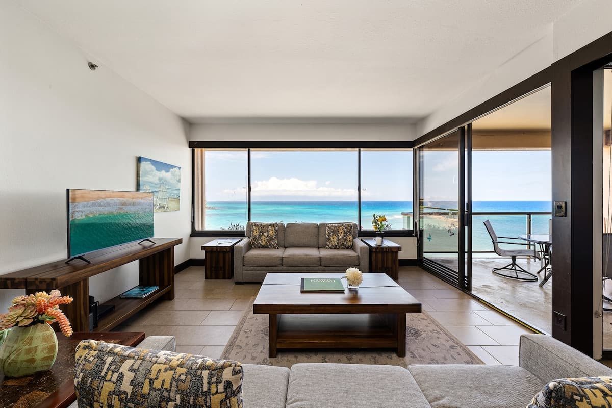 Condo in Lahaina · ★4.64 · 2 bedrooms · 4 beds · 2 private baths - Photo 2
