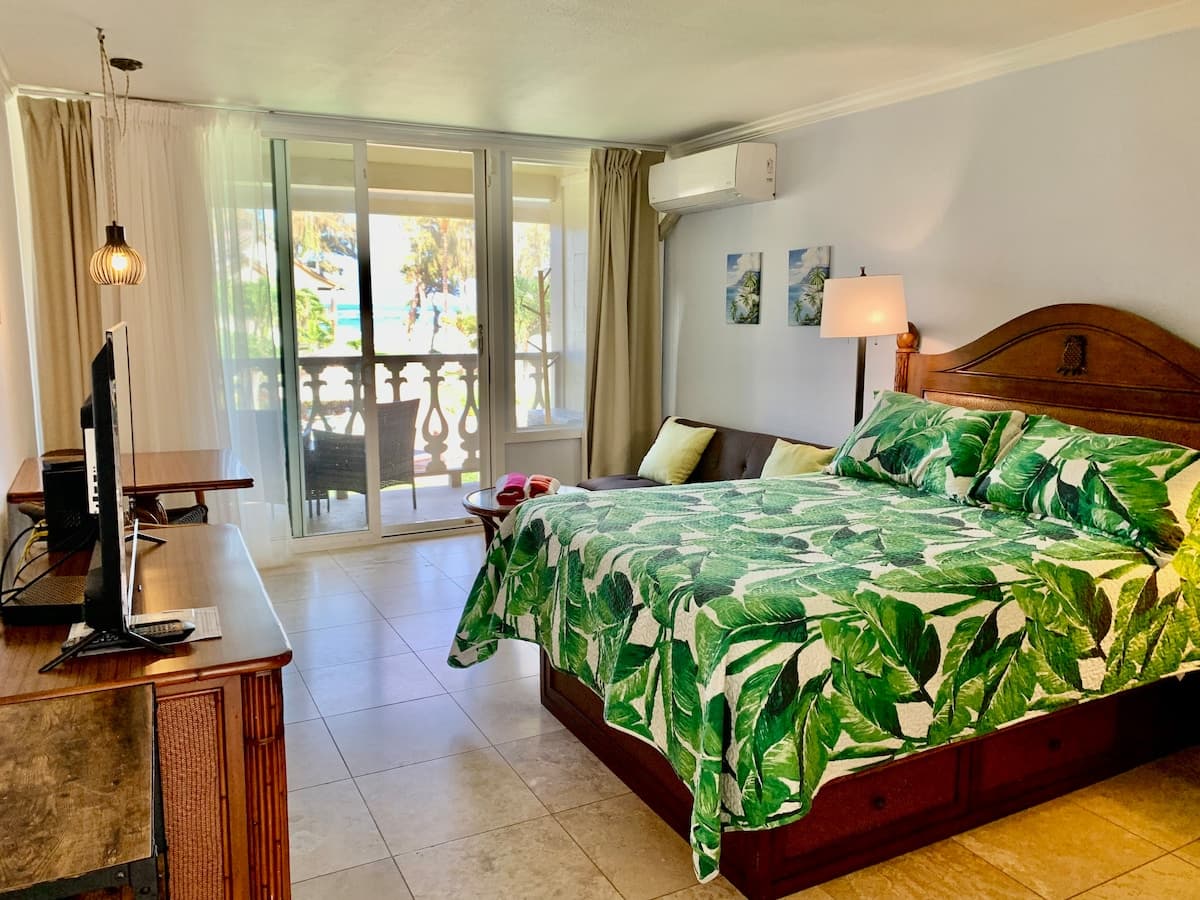 Condo in Kapaa · ★4.87 · 1 bedroom · 2 beds · 1 private bath - Photo 3