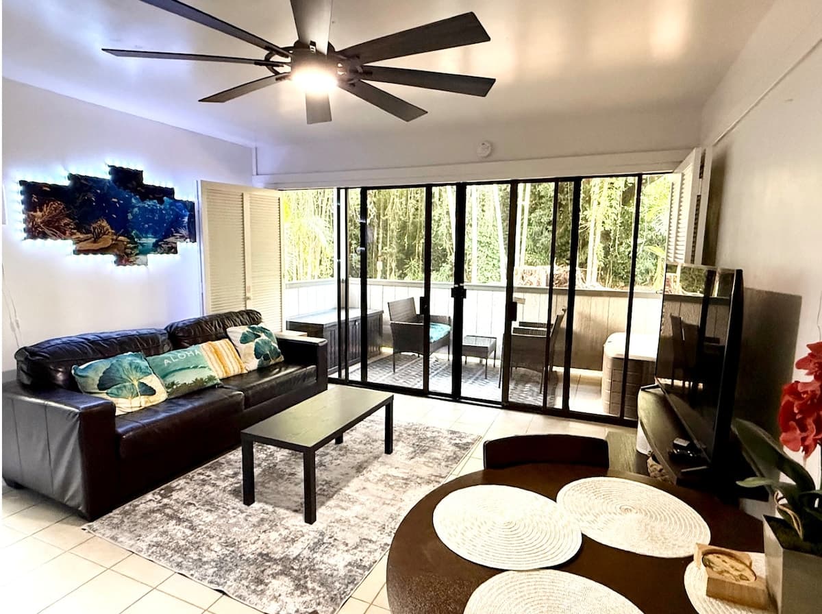 Cute Polynesian 2Br 1Ba Apt with work space - Photo 1