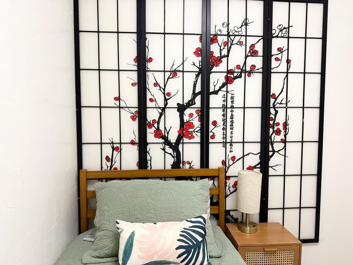 Cute Polynesian 2Br 1Ba Apt with work space - Photo 5