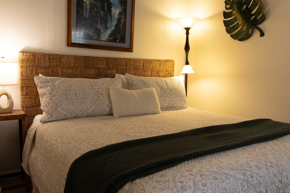 Home in Kailua · ★4.9 · 2 bedrooms · 2 beds · 2 private baths - Photo 3