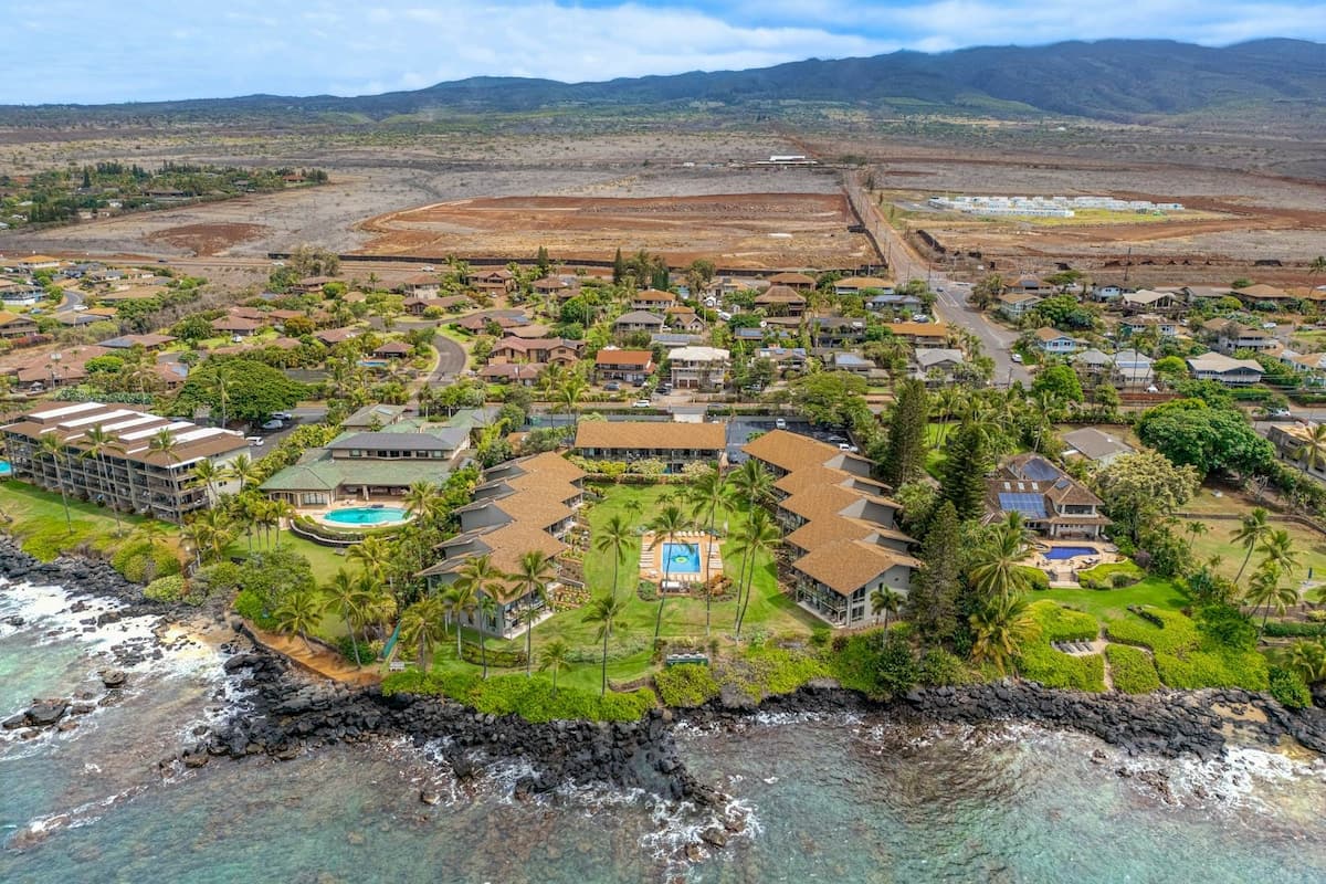 Condo in Lahaina · ★5.0 · 1 bedroom · 2 beds · 1 shared bath - Photo 4