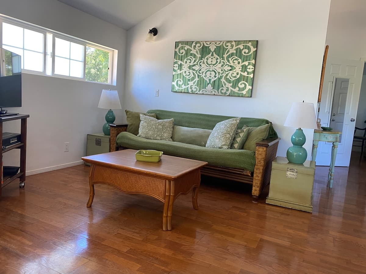 Home in Paia · ★4.72 · 1 bedroom · 1 bed · 1 bath - Photo 3