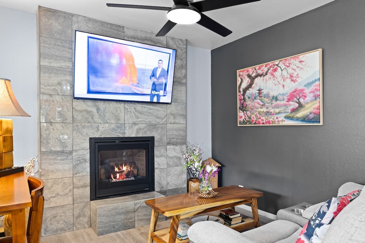 Volcano Teahouse Cottage2-HotTub-FirePlace-FirePit - Photo 4