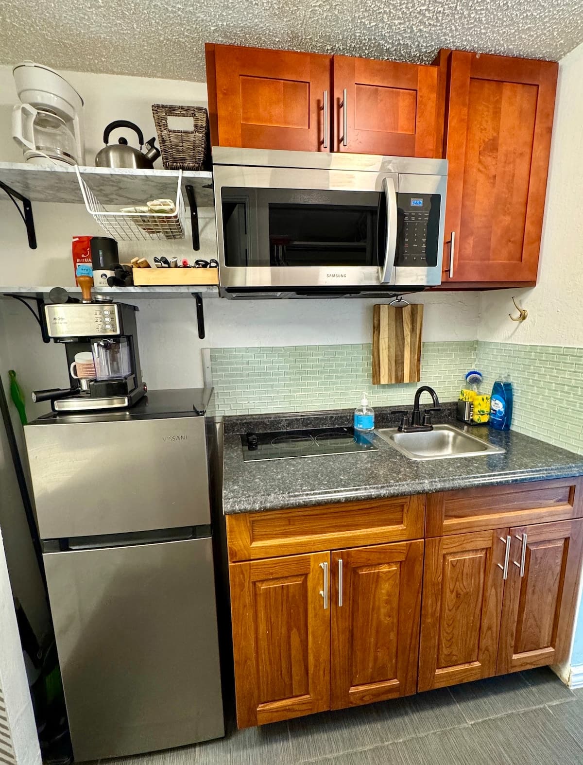 Condo in Honolulu · ★4.84 · 1 bedroom · 1 bed · 1 private bath - Photo 2