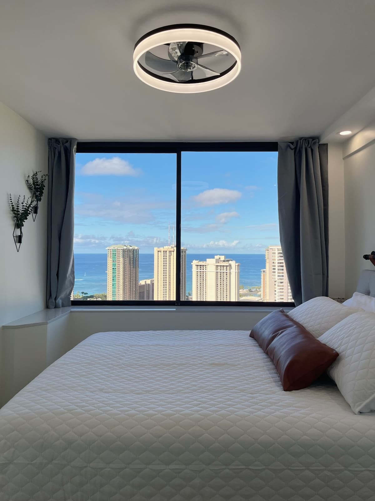 Only One In Waikiki Dual Private Penthouse 43 FL - Photo 4
