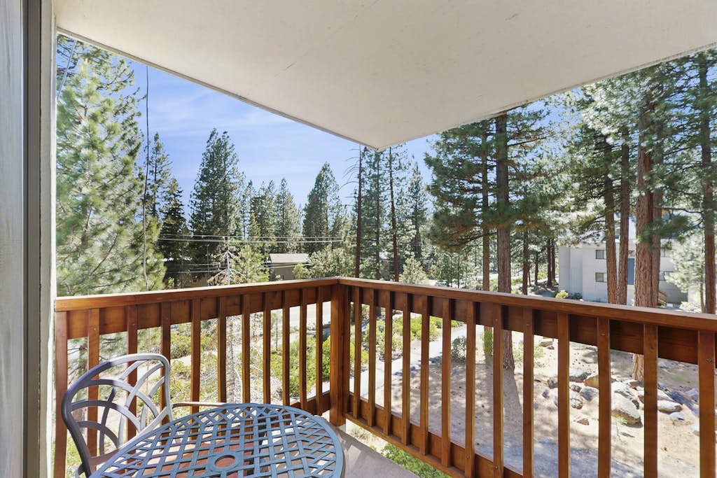 Condo in Incline Village · ★3.5 · 1 bedroom · 2 beds · 2 private baths - Photo 2