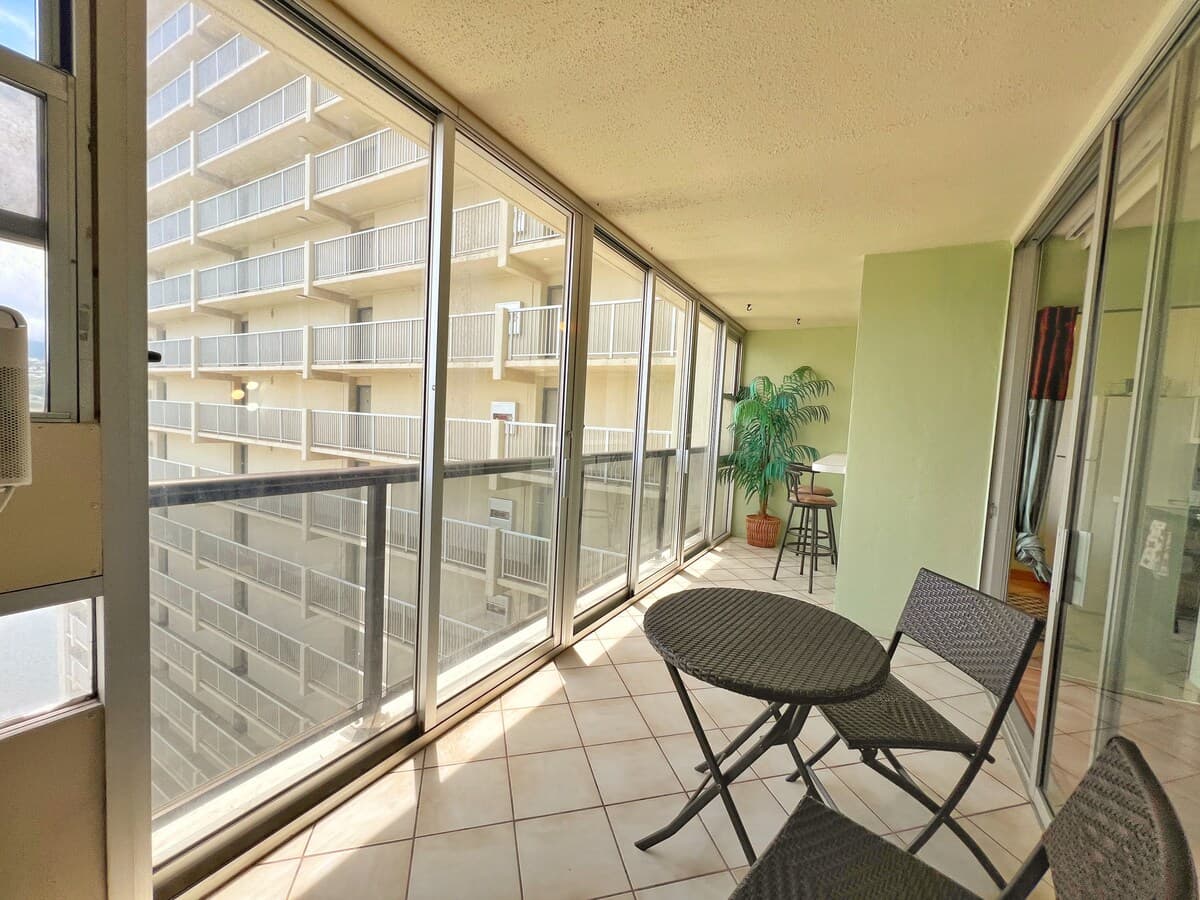 Comfy little getaway in Waikiki - Photo 5