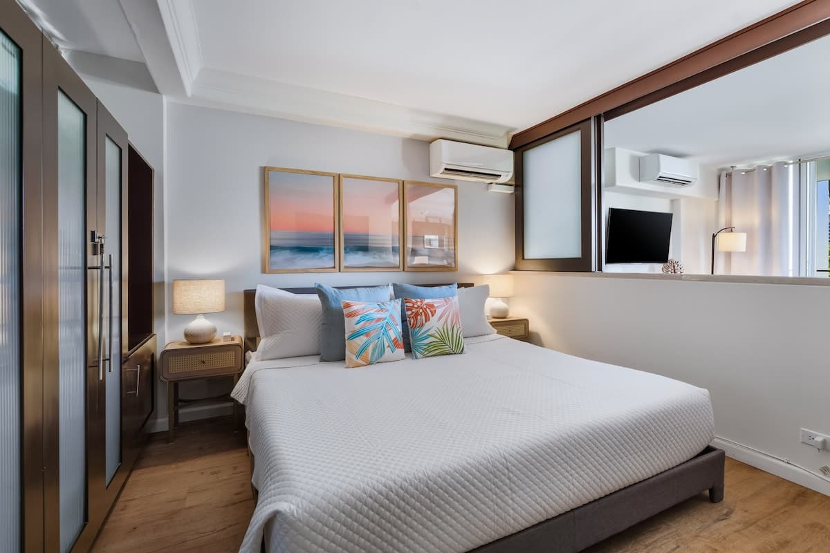 Condo in Honolulu · ★4.73 · 1 bedroom · 2 beds · 1 private bath - Photo 2