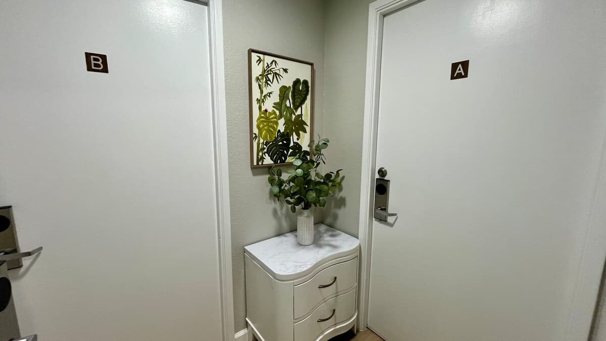 Waikiki Ocean City View 2 Bedroom 2 Bath - Photo 4