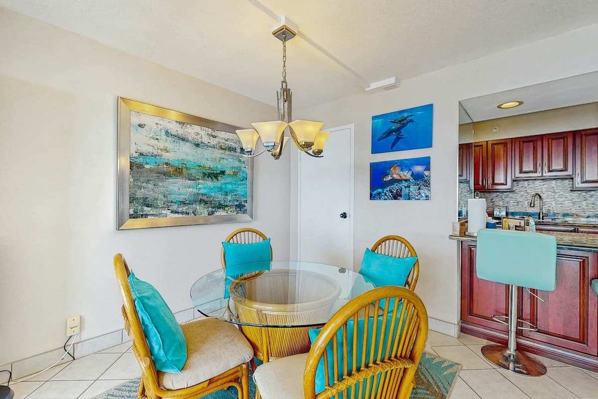 Condo in Lahaina · ★4.29 · 1 bedroom · 2 beds · 1 shared bath - Photo 3