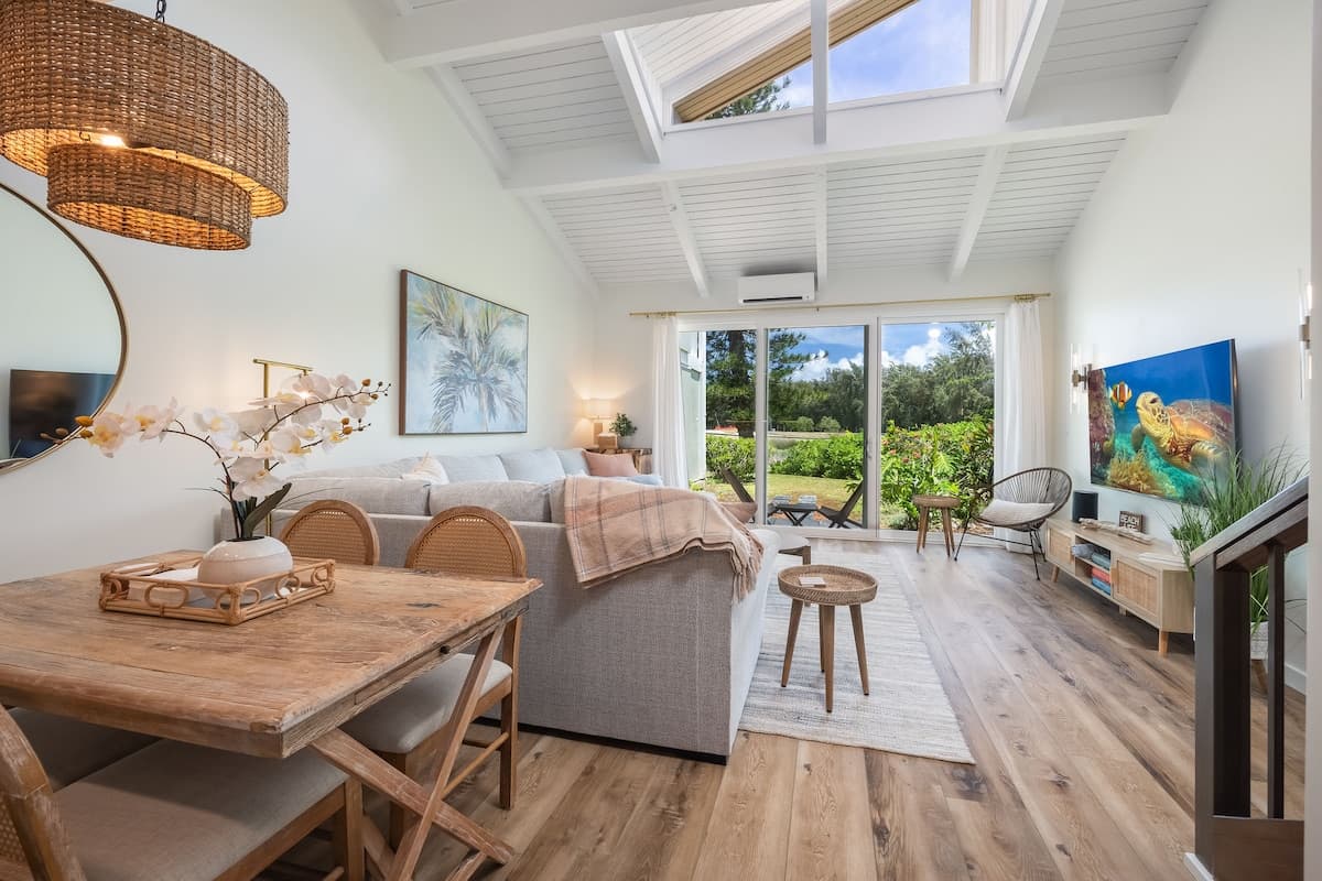 Home in Kahuku · ★5.0 · 3 bedrooms · 3 beds · 2.5 private baths - Photo 1