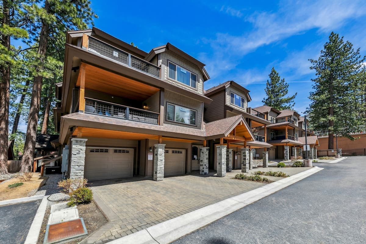 Designer Townhome Near Heavenly Gondola, Gated - Photo 4