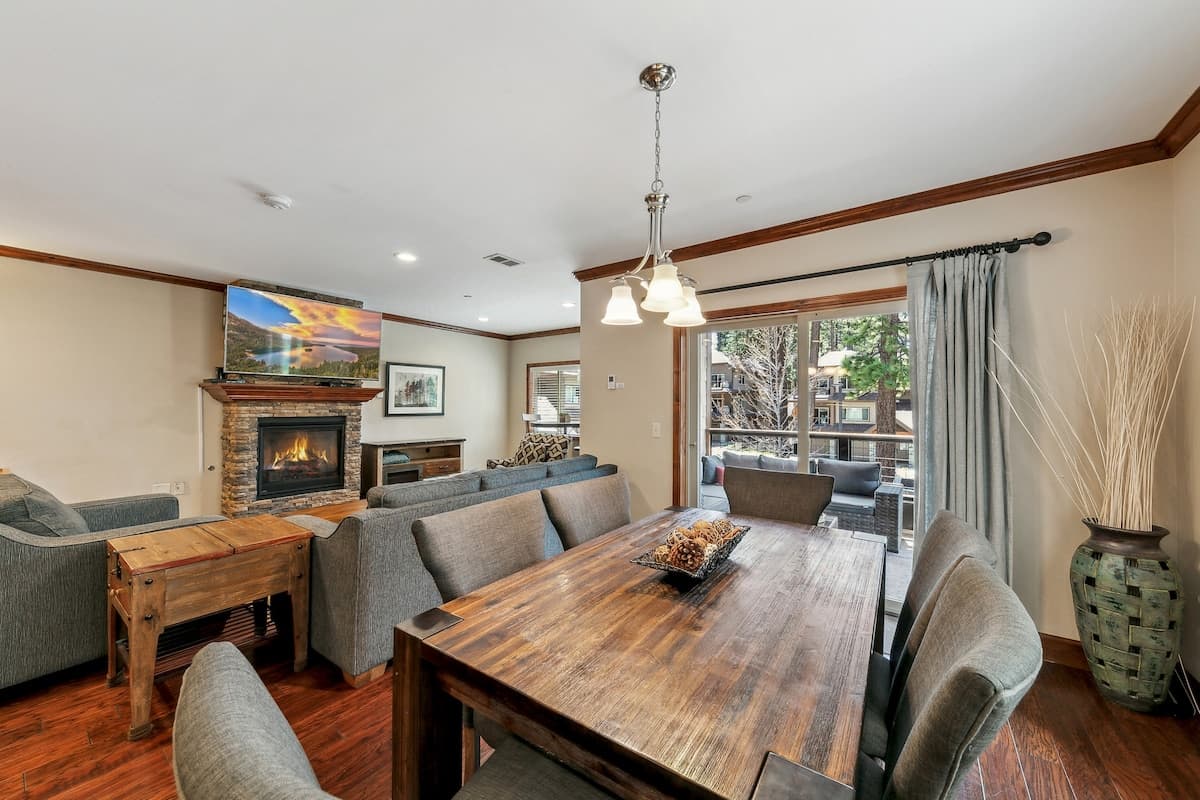 Designer Townhome Near Heavenly Gondola, Gated - Photo 3
