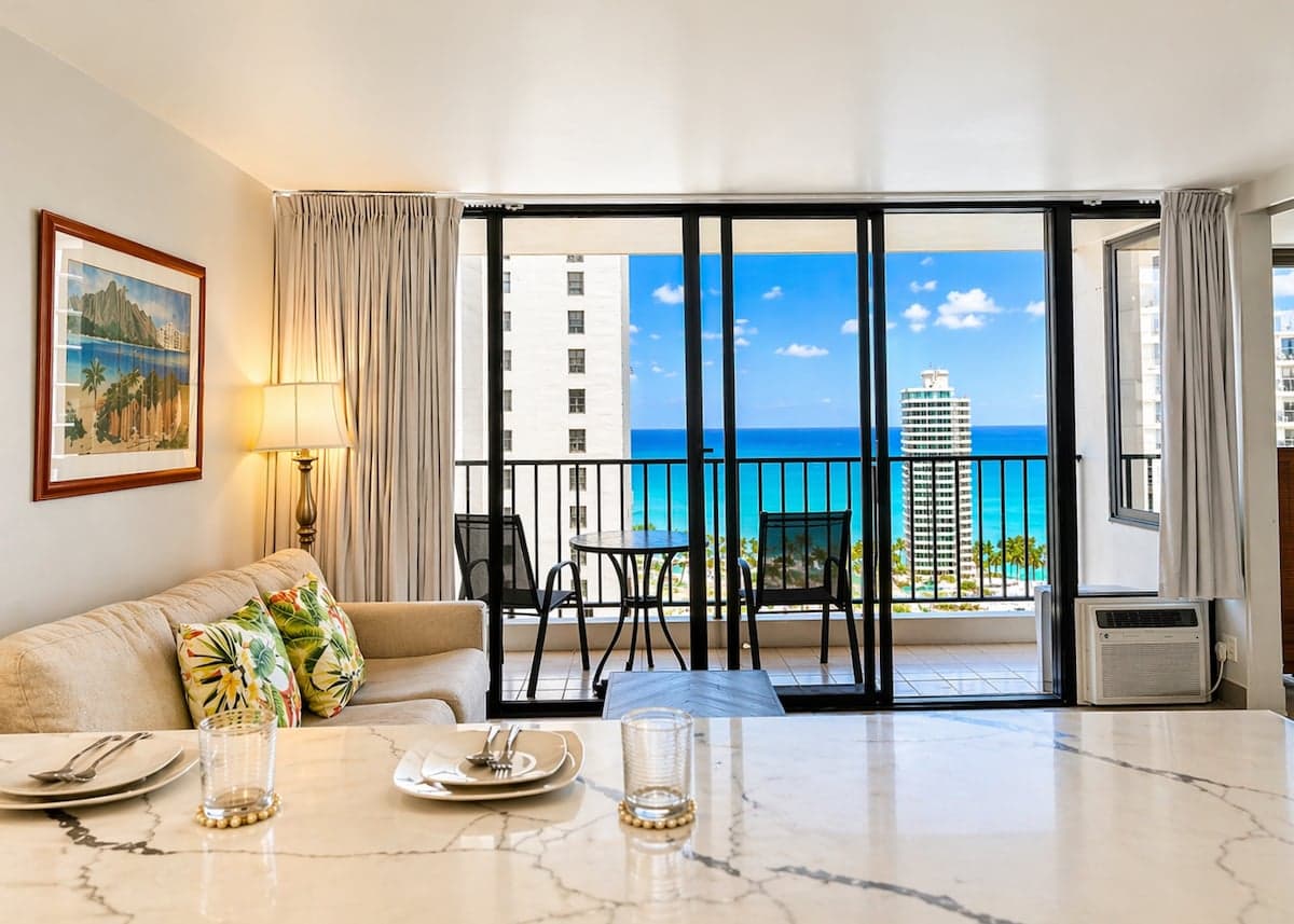 Condo in Honolulu · ★4.97 · 1 bedroom · 2 beds · 1 private bath - Photo 1