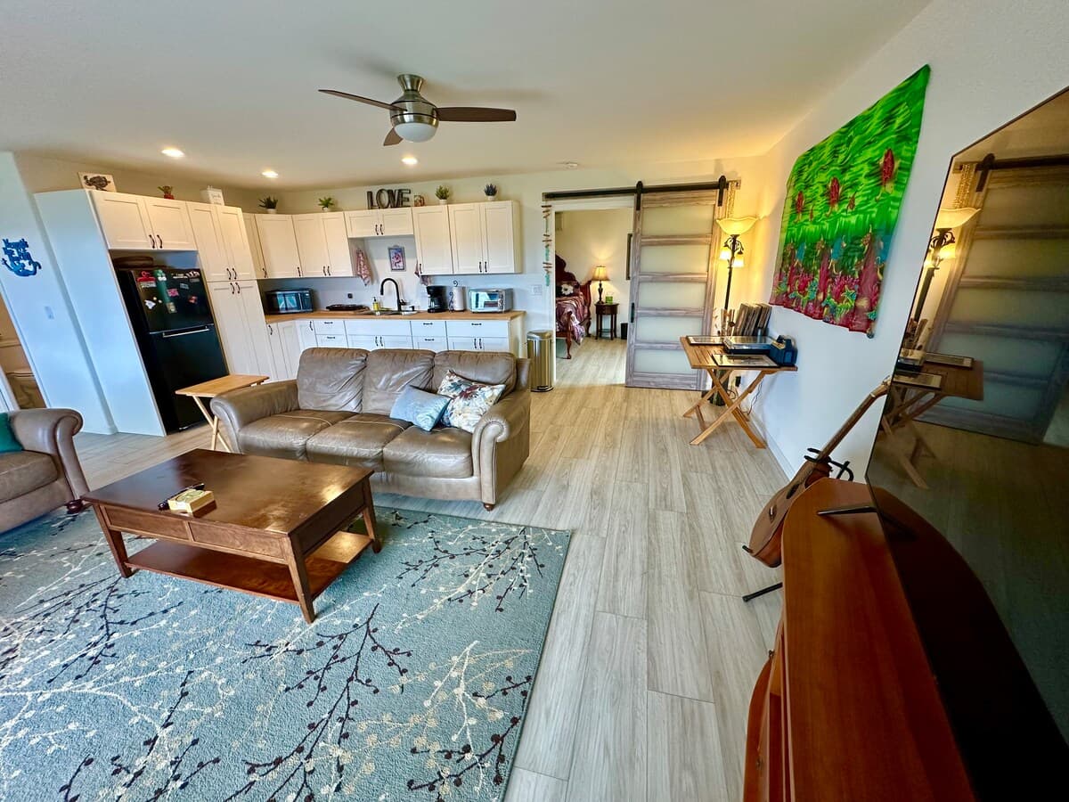 Spacious & Cozy Above Kailua Bay with A/C! - Photo 1