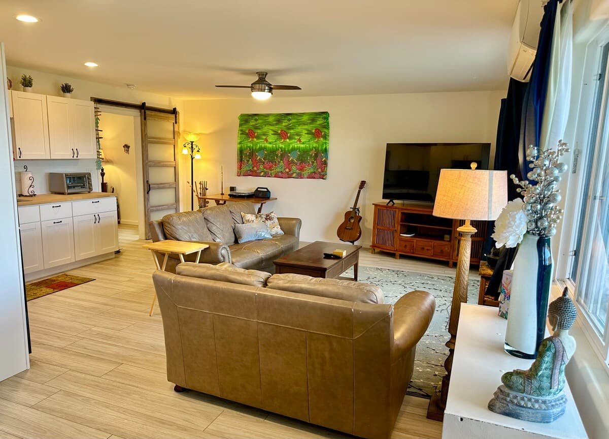 Spacious & Cozy Above Kailua Bay with A/C! - Photo 3