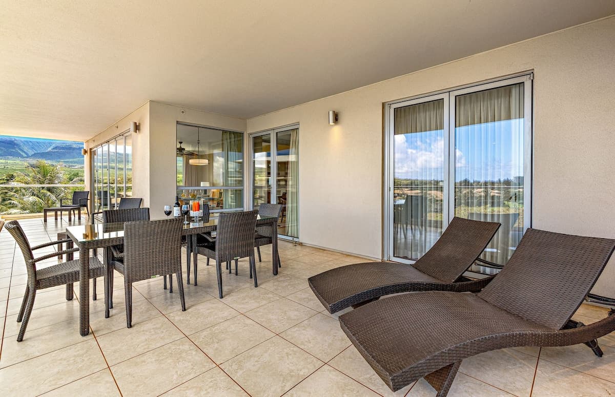 Condo in Lahaina · ★4.72 · 2 bedrooms · 3 beds · 2 baths - Photo 5