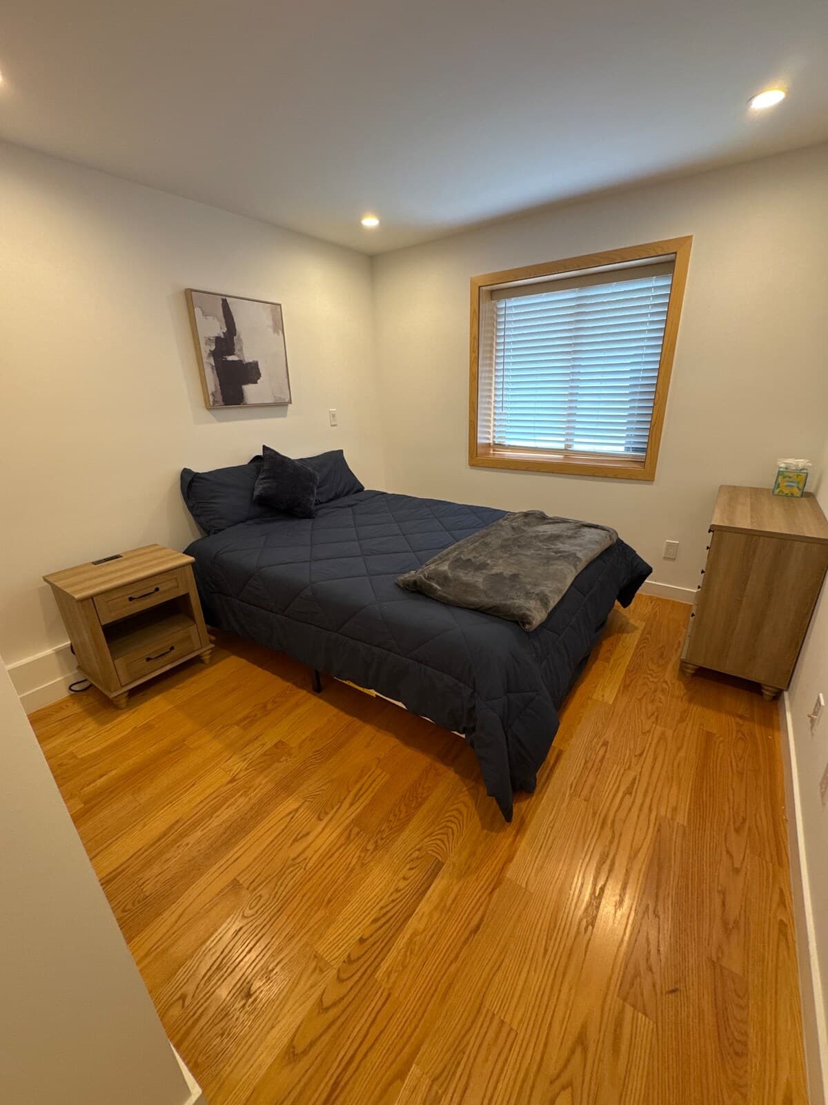 Ground-floor en-suites, fenced yard, West Portal - Photo 4