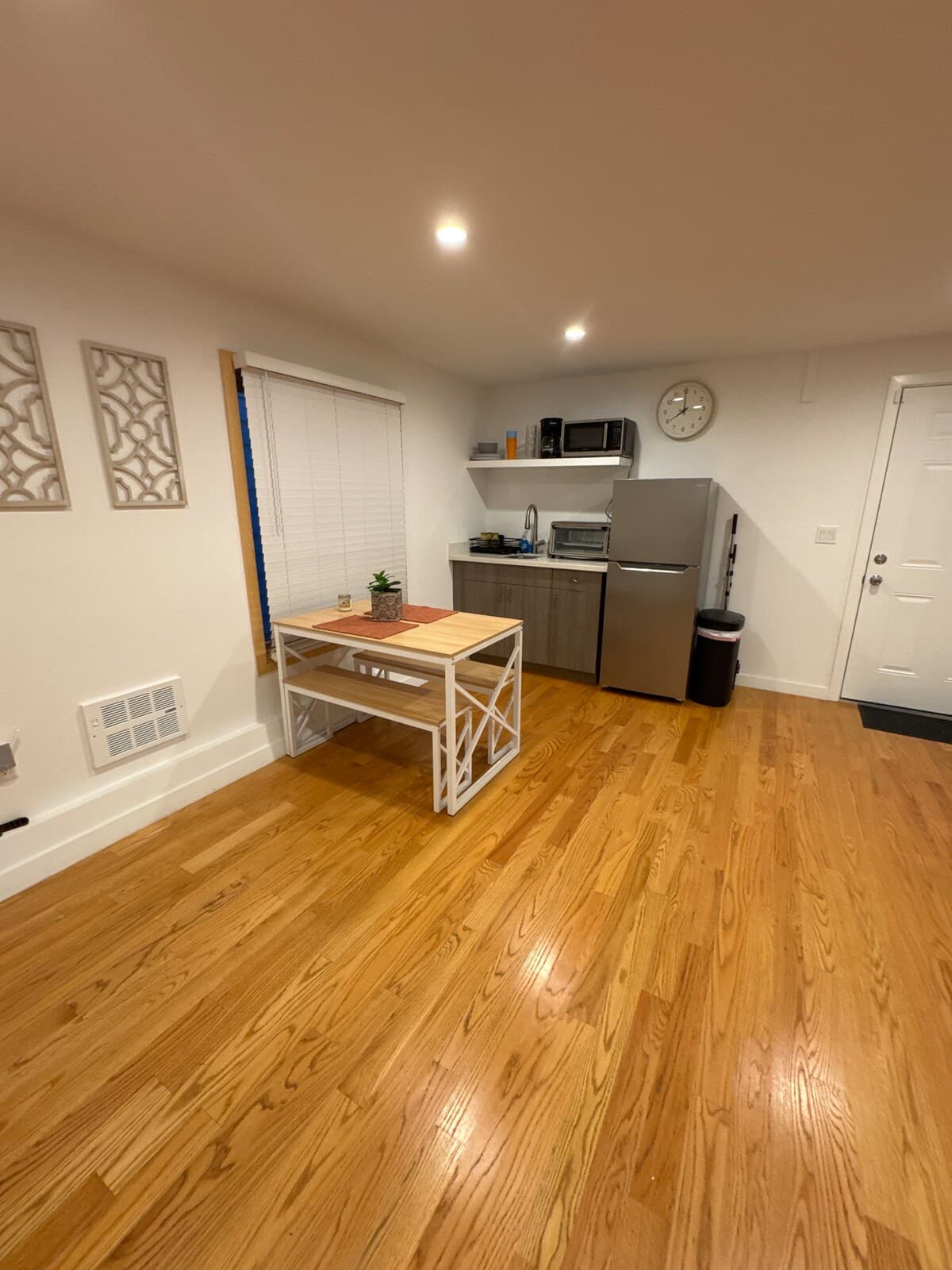 Ground-floor en-suites, fenced yard, West Portal - Photo 3