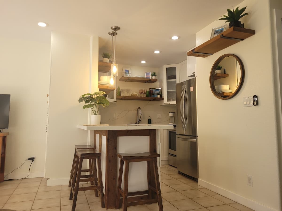 Condo in Kahuku · ★4.95 · 1 bedroom · 2 beds · 1 bath - Photo 5