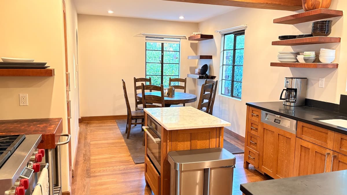 Spanish-Style Home Near Stanford, Patio - Photo 4